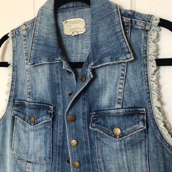 Current/Elliott denim vest in super loved wash - Picture 3 of 6